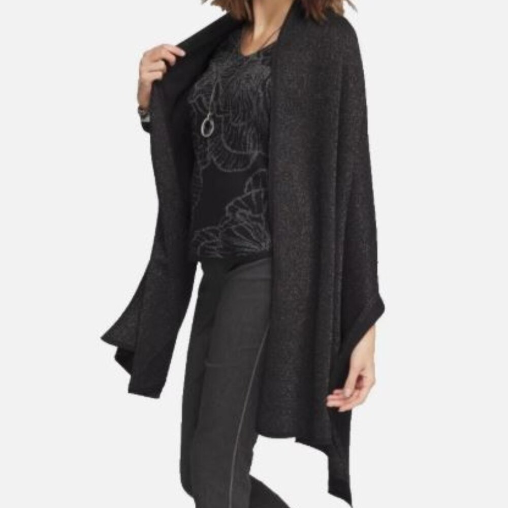 NWT Gorgeous Chico's Reversible Black Shiny/Solid Travel Wrap.